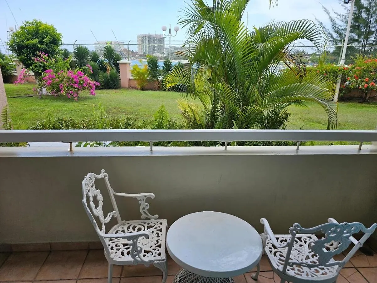 Ocho Rios Getaway With Pool Villa 0*, Ocho Rios